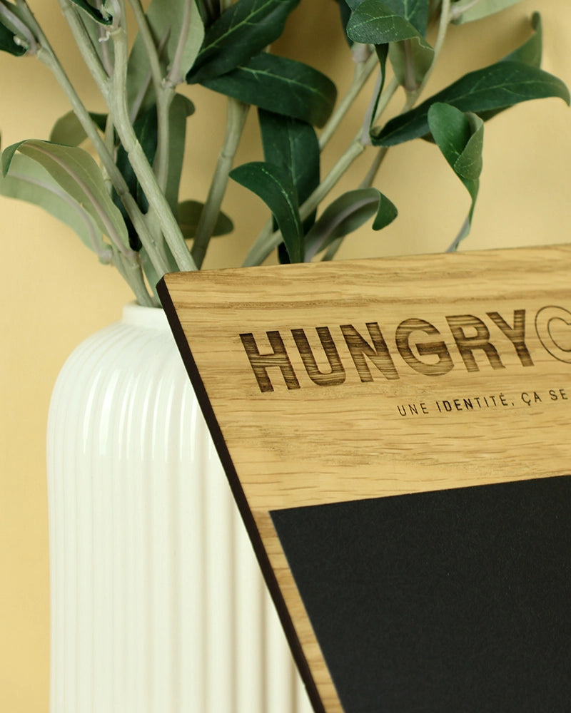 Ardoise de table pour restaurant avec "Logo"