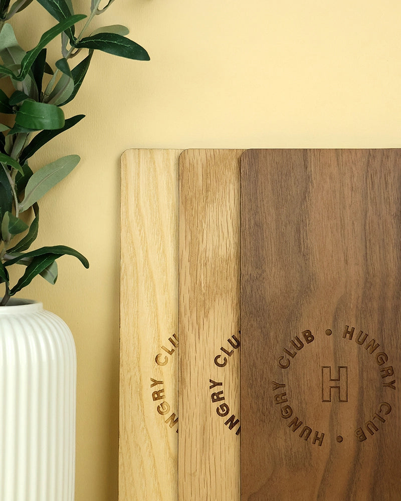 Porte Menu en bois « L'Allongé Tendu »