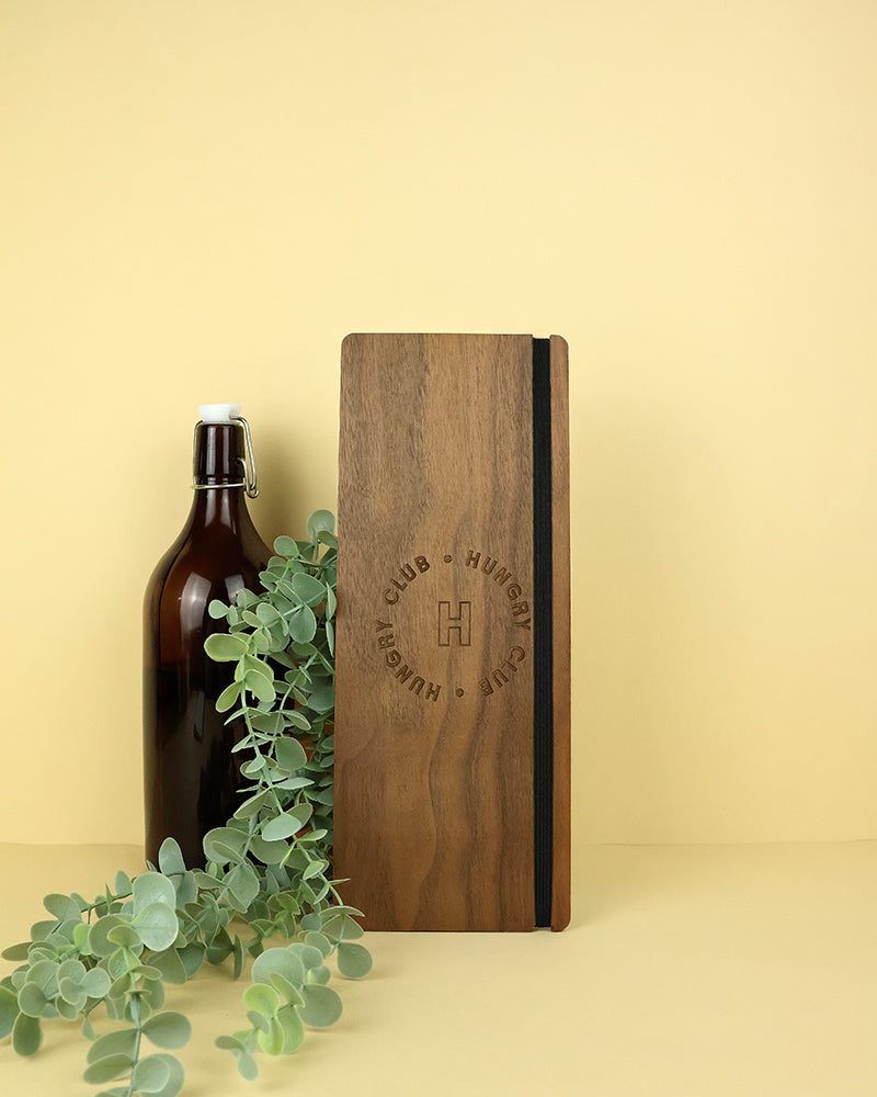 Porte Menu en bois « L'Allongé Tendu »