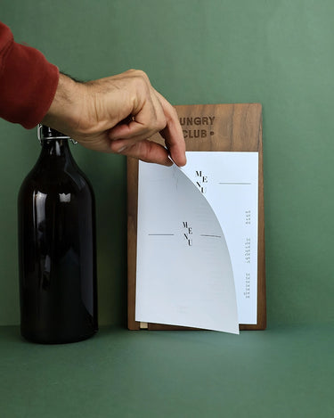Porte Menu en bois A5 « Le Demi Tendu »