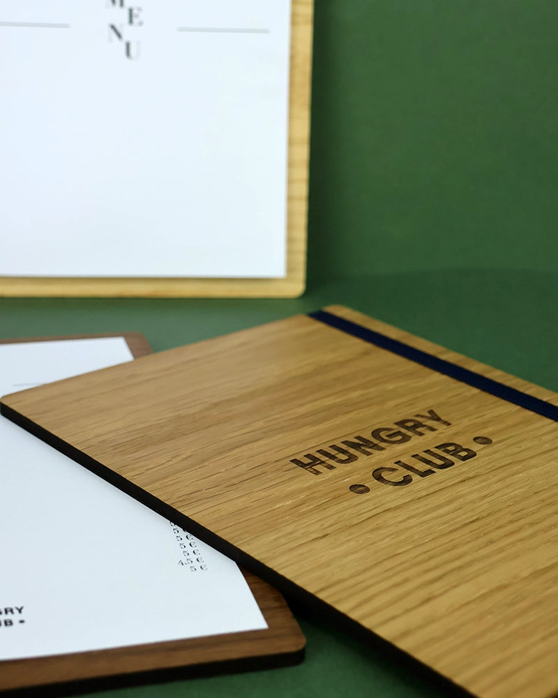 Porte Menu en bois A5 « Le Demi Tendu »