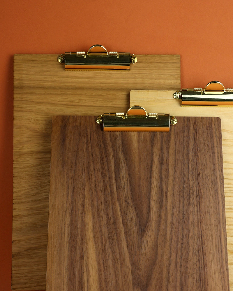 Porte Menu en bois à Pince A4 "le pincé"