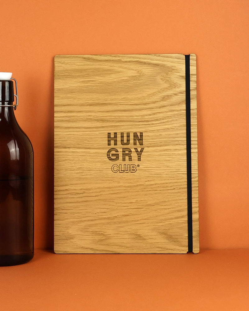 Porte Menu en bois à élastique A4   « Le tendu »