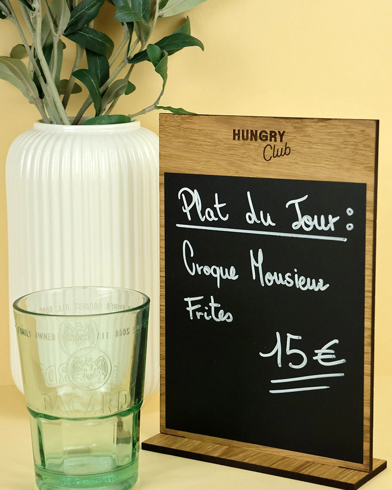 Ardoise de table sur pied avec «Logo»