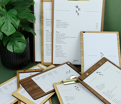 Porte menu pour restaurant en bois - Le Petit Vissé – Hungry Club