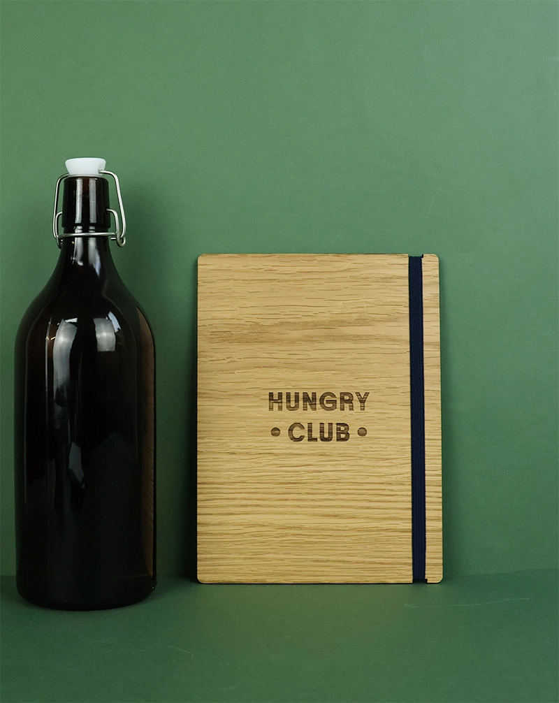 Porte Menu en bois A5 « Le Demi Tendu »