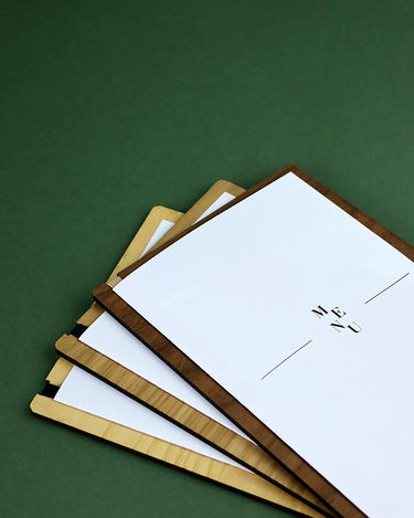 Porte Menu en bois A5 « Le Demi Tendu »