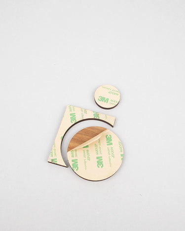 Plaque signalétique toilettes PMR en bois